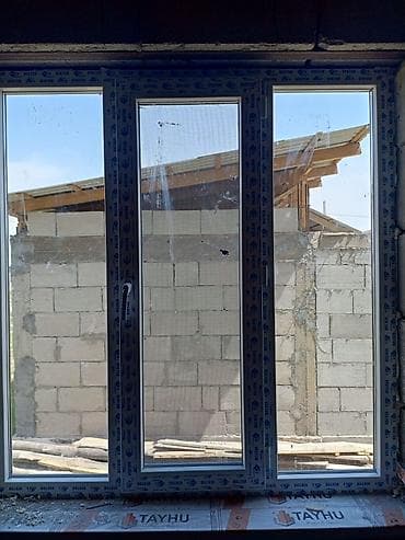 сетка для окон: Пластиковое окно трехстворчатое - Материал: ПВХ-профиль (маркировка — 1