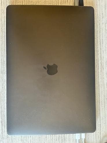 surface pro 7: MacBook Pro 15" (2018), Space Gray - Экран: 15.4", Retina - — 7