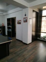 куплю дом под бизнес: Сдаю Офис, 50 м², В бизнес центре, 1 линия — 13