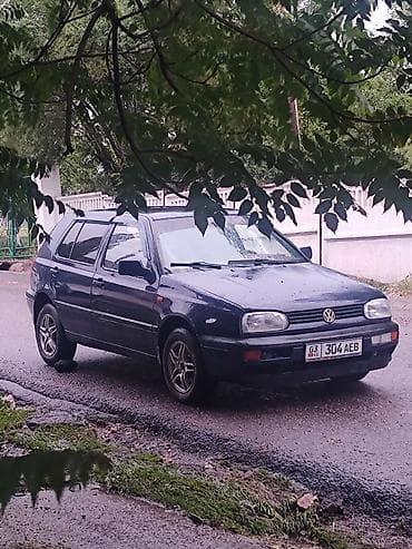 Унаа: Volkswagen Golf: 1995 г., 1.8 л, Кол менен иштөөчү, Бензин, Хетчбек — 1