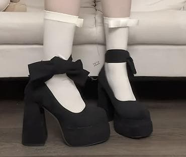 продаю женскую обувь: Продаются туфли 37 размер Новые,в комплекте: бант и застежка Не — 1