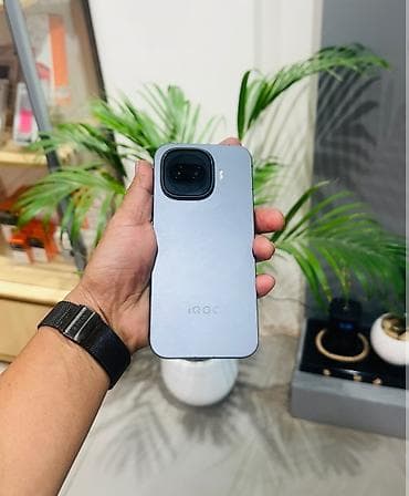 iphone 16 plus: Vivo IQOO 15R, Б/у, 256 ГБ — 6