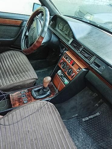фото мерседес 124 волчок: Mercedes-Benz W124: 1993 г., 2 л, Механика, Дизель, Универсал — 5