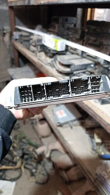 2 4 д: ЭБУ (блок управления двигателем) Bosch для Nissan - Производитель — 1