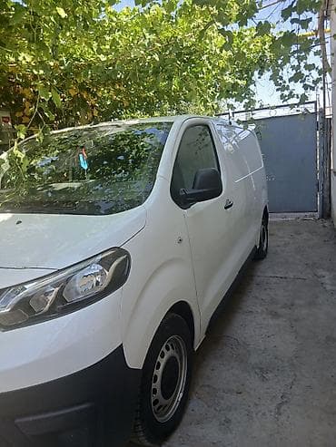 Грузовой фургон Toyota ProAce (белый) - Кузов: цельнометаллический at lalafo.kg Грузовой фургон Toyota ProAce (белый) - Кузов: цельнометаллический