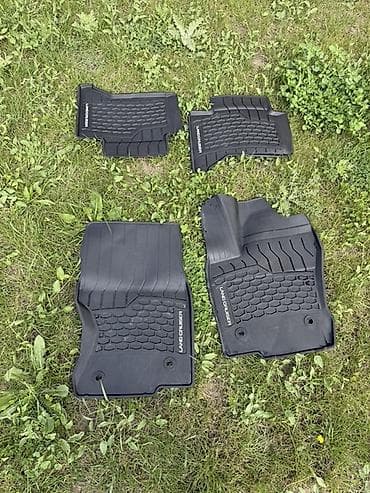 полики багажника 4runner: Родные Резиновые Полики Для салона Toyota, цвет - Черный — 1