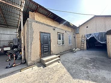 10 мкр: Продаётся производственно-складская база с въездом через откатные — 5