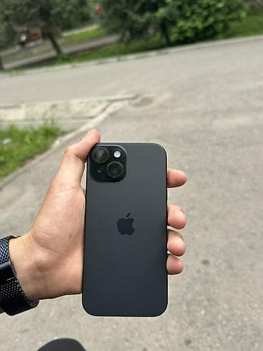 iphone 16 e: IPhone 15, Б/у, 128 ГБ, Черный, Чехол, 77 % — 2