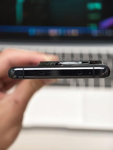 Техника и электроника: OnePlus 12, Б/у, 256 ГБ, цвет - Черный, 2 SIM, eSIM — 4