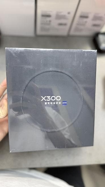 хонор 8: Vivo X300, Новый, 256 ГБ, цвет - Черный, В рассрочку, 2 SIM — 1