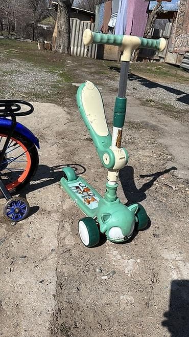 клавишные инструменты: Детский велосипед 4-6 лет почти новый
Самокат 
5 тыс сом — 2