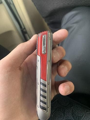 realme 13 plus: Vertu Aster, Б/у, цвет - Красный — 1