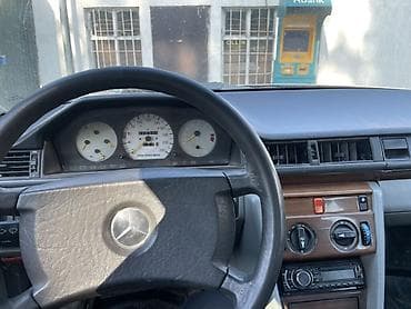Mercedes-Benz W124: 1988 г., 2.3 л, Автомат, Бензин, Седан — 8