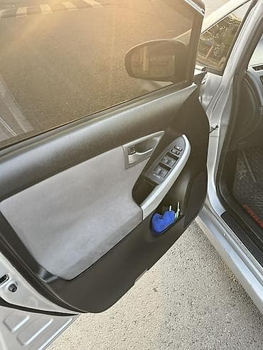 обмен на солярис: Toyota Prius: 2012 г., 1.8 л, Автомат, Гибрид, Хэтчбэк — 6