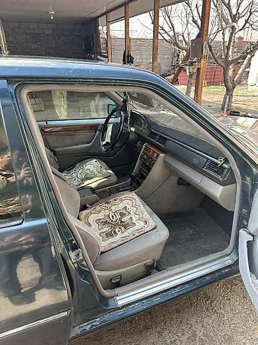 авто на метал: Mercedes-Benz E-Class: 1995 г., Автомат, Газ — 5
