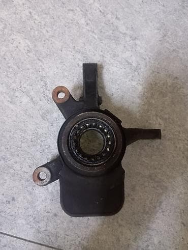 foxsur 12v 24v 8a: Передняя левая Ступица 2000 г., Б/у — 3