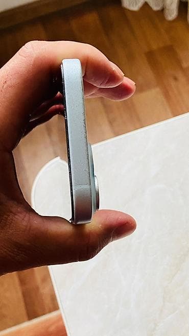 nokia e7: IPhone 15, Б/у, 128 ГБ, Белый, Защитное стекло, Чехол, 85 % — 7