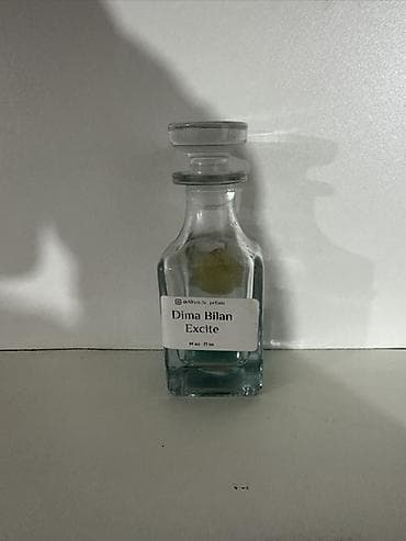 Продаю графин для парфюмерная масло по 50 сом в наличии 80 шт и есть