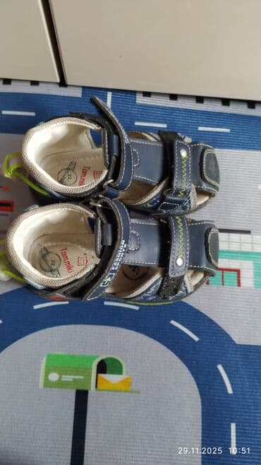отдам даром кроватку: Сапожки 30 размер, фирмы Baddy dog, теплые, качественные. отдам за 300 — 9