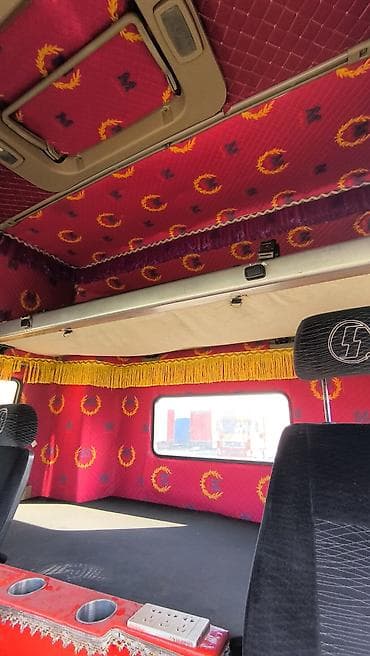 Коммерциялык транспорт: Сүйрөгүч, Shacman — 7