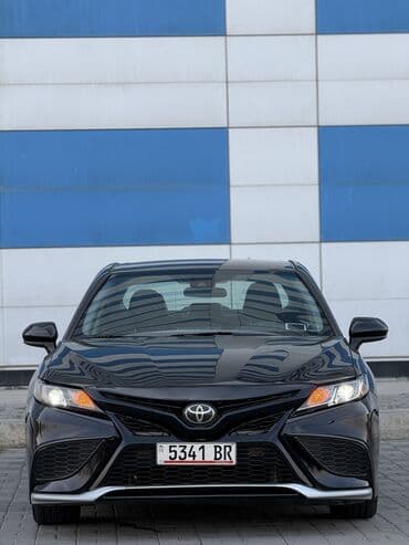 срочно продам авто в связи с переездом: Toyota Camry: 2020 г., 2.5 л, Автомат, Бензиновая, Седан — 2