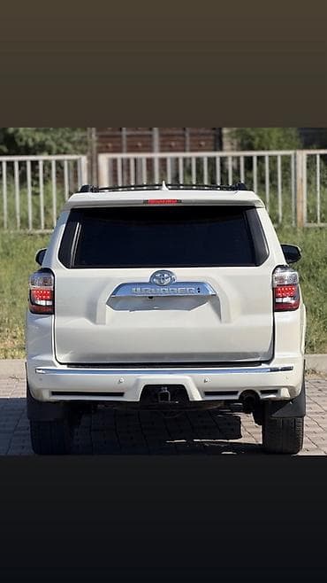 мото для путешествий: Toyota 4Runner: 2023 г., 4 л, Автомат, Бензин, Внедорожник — 4