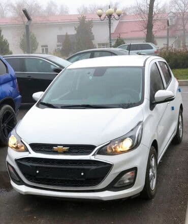 Chevrolet Spark: 2018 г., 1 л, Вариатор, Бензин, Хэтчбэк