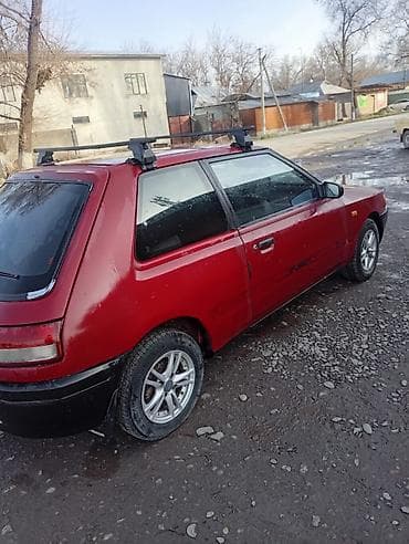 Fiat: Компактный хэтчбек 3-дверный, красный цвет. Основные особенности: - — 1