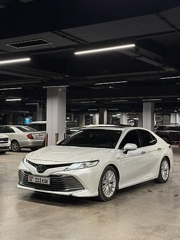prius v: Toyota Camry: 2019 г., 2.5 л, Вариатор, Гибрид, Седан — 2