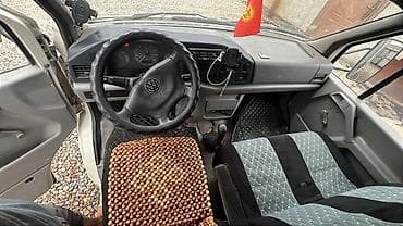 два авто: Легкий грузовик, Volkswagen, Стандарт — 6