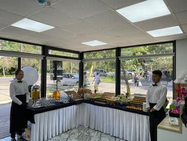 официант неполный рабочий день: Организация -Фуршет -Кофе Брейк -Кейтеринг -Выездные банкеты -Услуги — 4