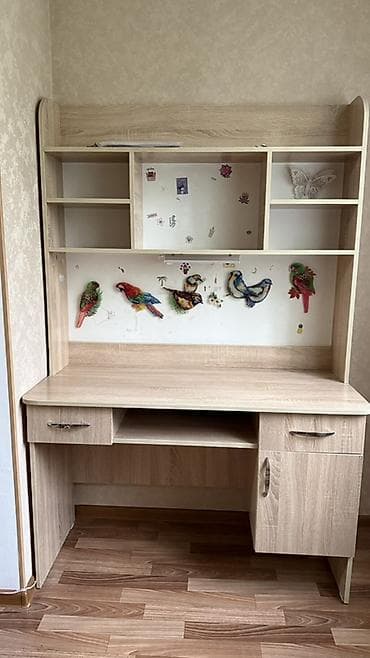 парта для учёбы: Компьютерный стол, С полками — 2