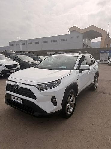 gs 450h: Toyota RAV4: 2022 г., 2.5 л, Вариатор, Гибрид, Внедорожник — 2