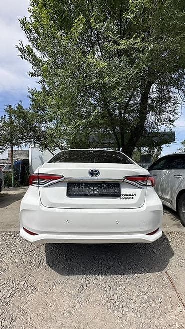 Toyota Corolla: 2022 г., 1.8 л, Вариатор, Гибрид, Седан — 3