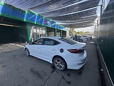 Hyundai Avante: 2016 г., Механика, Седан — 5