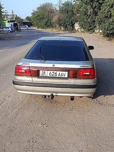 2 gz: Mazda 626: 1990 г., Седан — 5