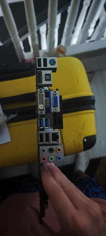 usb: Материнская плата ASUS F1A75-M с установленным процессором AMD и — 3