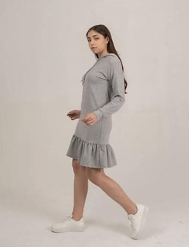 платьч: Платье-худи женское, серое - Свободный прямой крой с заниженной — 4