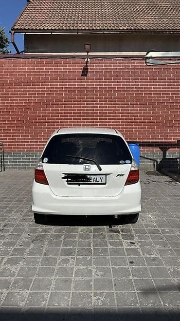Honda Fit: 2002 г., 1.3 л, Автомат, Бензин, Хетчбек — 2