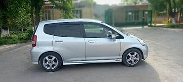 Продажа авто: Honda Fit: 2002 г., 1.3 л, Вариатор, Бензин, Хэтчбэк — 3