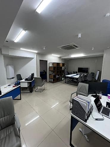 аренда помещений под офис: Аренда офисов, 50 м², В бизнес центре, С оборудованием — 4