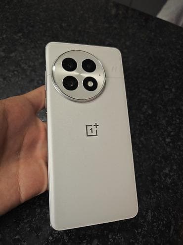 oneplus 9 r: OnePlus 13, Б/у, 256 ГБ, цвет - Белый, 1 SIM, 2 SIM, eSIM — 4