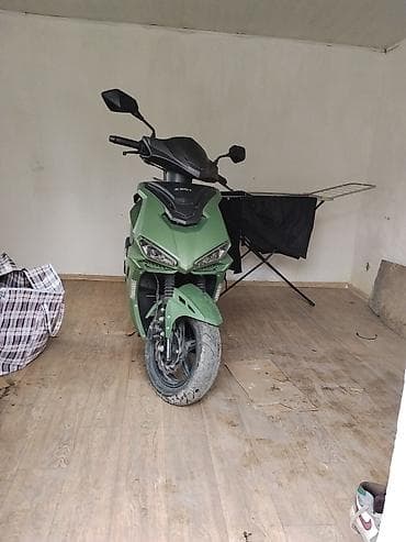 Скутер 150–200 см³ (серия Sport), цвет матовый хаки/оливковый