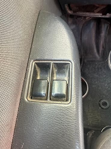 Nissan Micra: 2002 г., 1.3 л, Механика, Бензин, Седан at lalafo.kg Nissan Micra: 2002 г., 1.3 л, Механика, Бензин, Седан