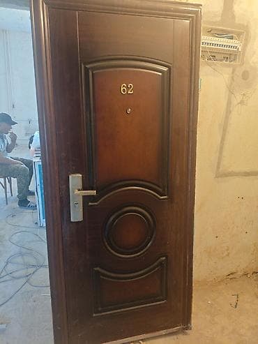 Продаю бронировании б/у дверь цена 5000 г.Токмок