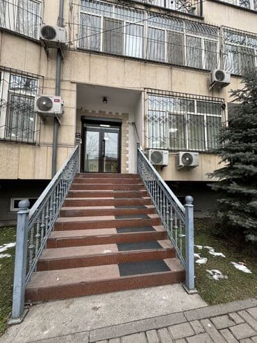 маленький офис аренда: Сдаю Офис, 220 м², В жилом комплексе, 1 линия, С отдельной кухней, С отдельным входом — 1