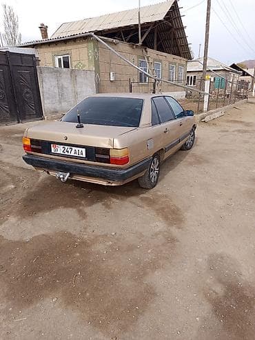 Унаа сатуу: Audi 100: 1988 г., 2.2 л, Кол менен иштөөчү, Бензин, Седан — 2