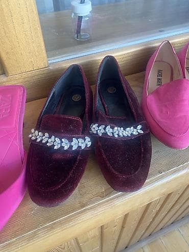 Личные вещи: Бордовые женские лоферы из бархата с декором - Материал верха: бархат — 1