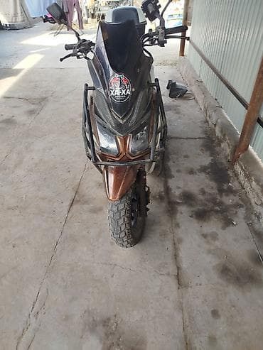 Мотозапчасти и аксессуары: Тип скутера 150 куб. см, Бензин, Б/у — 4