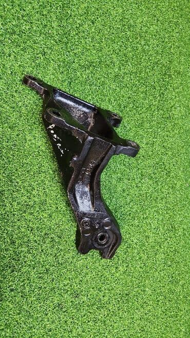 n62: Несущий кранштэйн двс правый е53 рест N62 6 757 708 Год 2005 В — 3